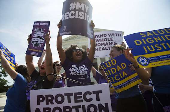 États-Unis : la Cour suprême réaffirme le droit à l'IVG   