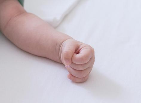 Bébés sans bras : faible probabilité de connaître la cause