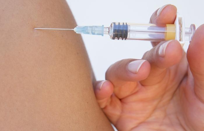 Vaccination et PR : une interruption du traitement immunosuppresseur
