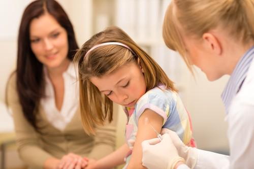 Méningite C : le HCSP veut améliorer la couverture vaccinale