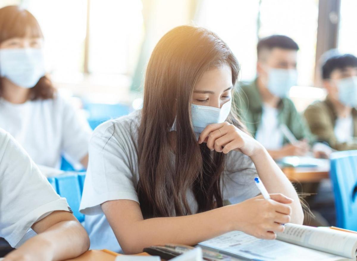 Covid-19 : établissements scolaires, EHPAD et lieux de travail en tête du classement des clusters 