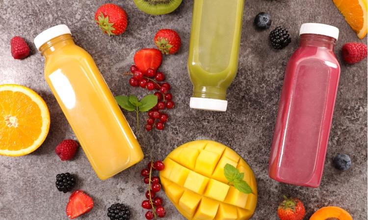 Les jus de fruits en bouteille sont des bombes de sucre