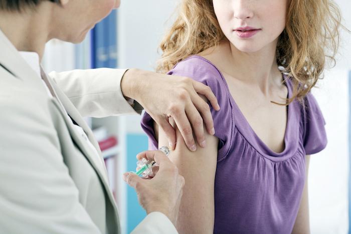 Cancer du col : le vaccin anti-HPV réduit le risque de 90 %