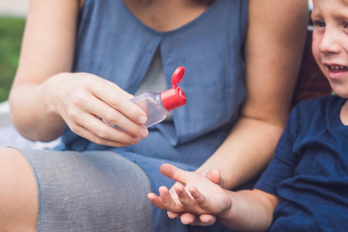 Gels antibactériens : les scientifiques alertent sur les dangers du Triclosan