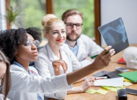 Etudes de santé : le numerus clausus relevé de 10% en 2019