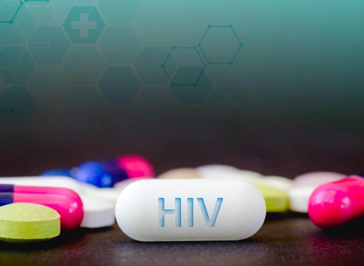VIH : les traitements intermittents aussi efficaces que les quotidiens