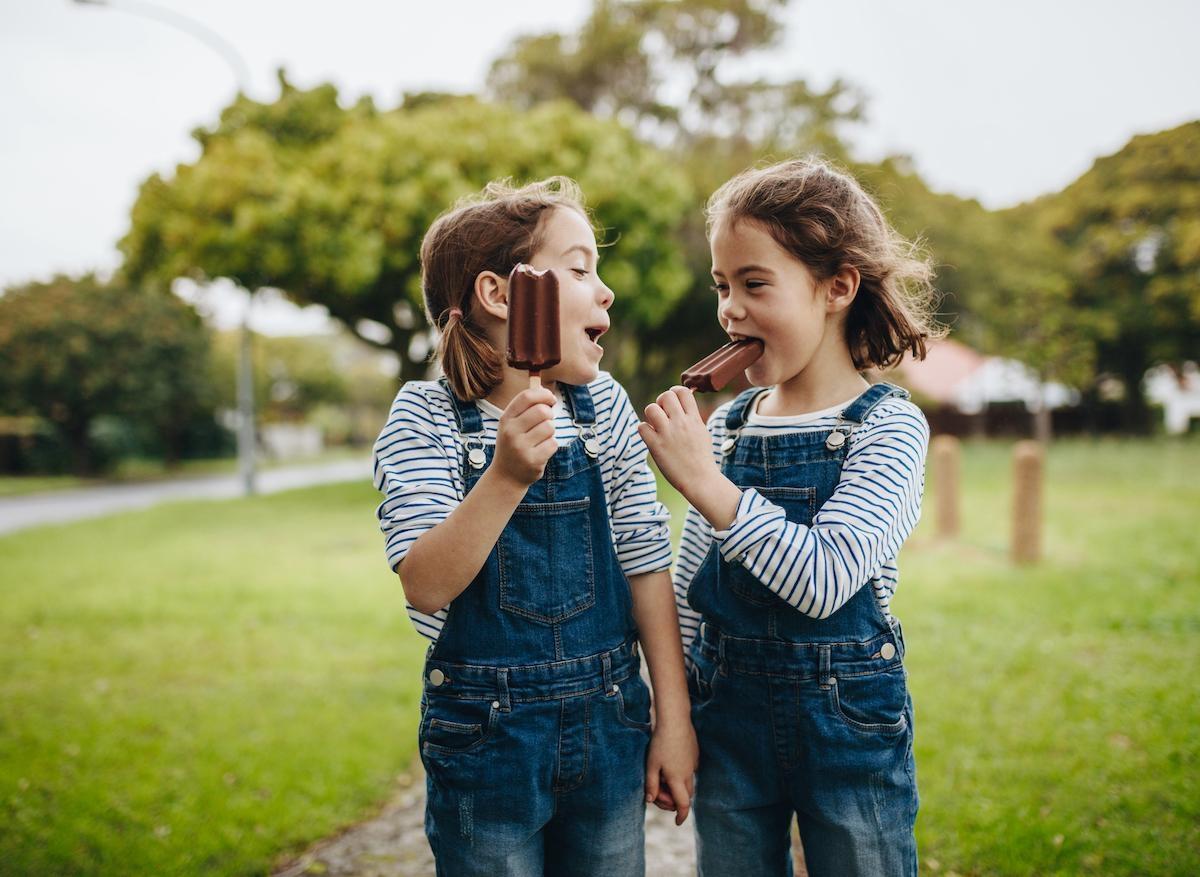 Jumeaux homozygotes : génétique et habitudes alimentaires