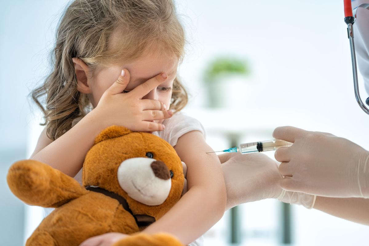 Calendrier vaccinal 2022 : nouvelles recommandations contre le méningocoque B, la coqueluche et la grippe