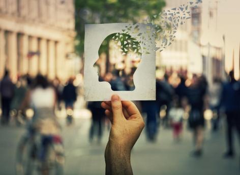 Alzheimer : un trouble de la mémoire dès 20 ans dans les familles à risque