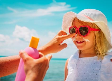 Crèmes solaires « fait-main » : une mode qui ne protège pas des UV