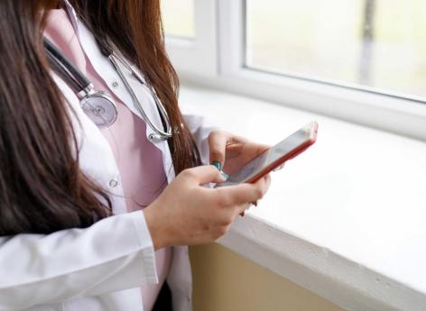 Hôpital : les téléphones portables peuvent transmettre des infections