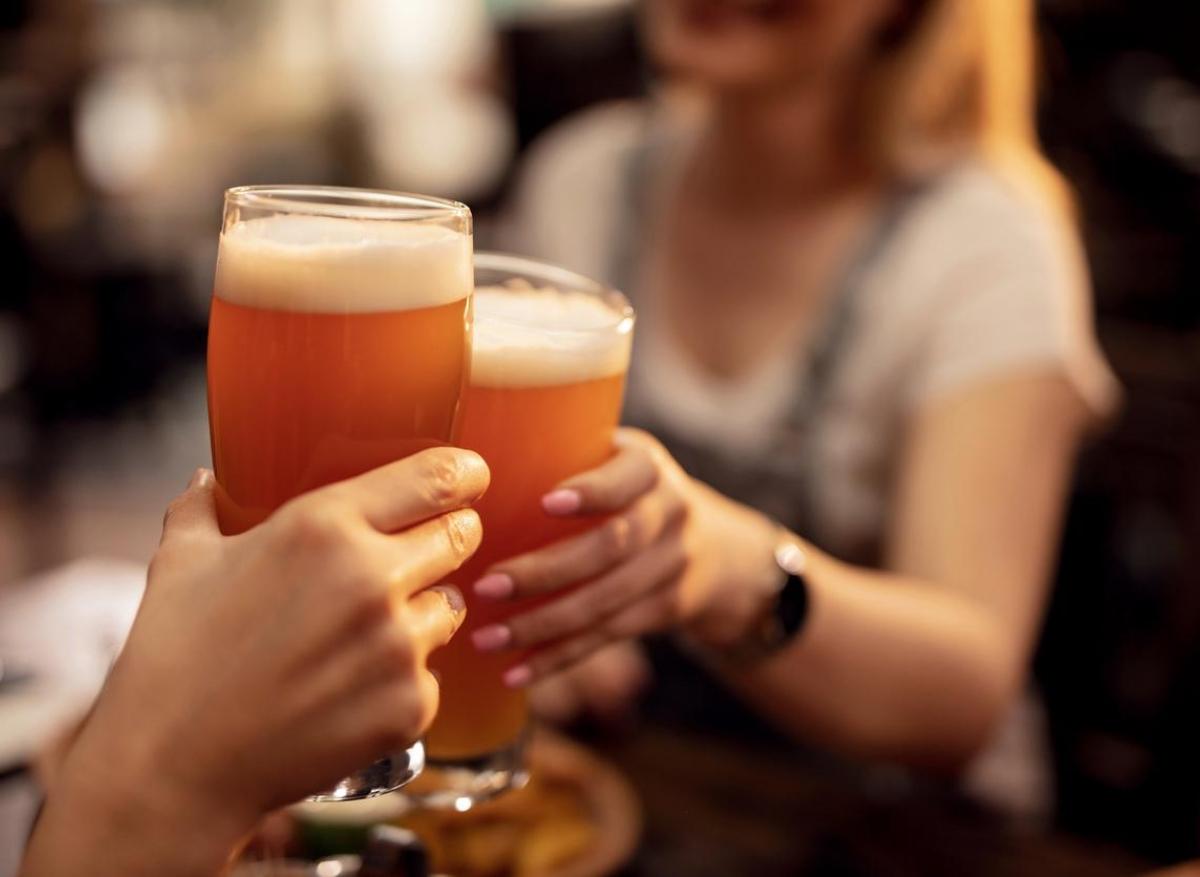 Cancer du sein : 4 femmes sur 5 n'ont pas conscience du lien avec l'alcool