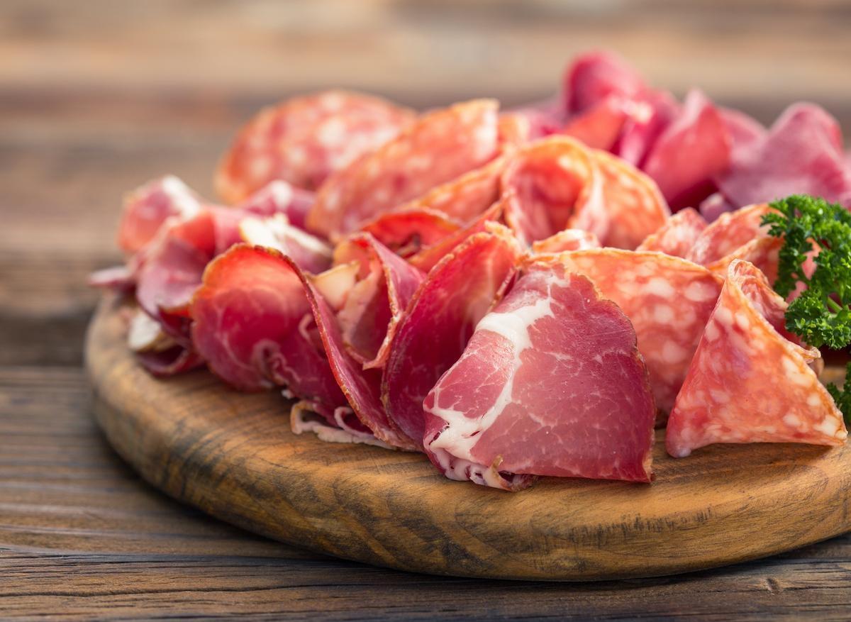 Nitrites dans la charcuterie : vers une loi pour alerter les consommateurs ?