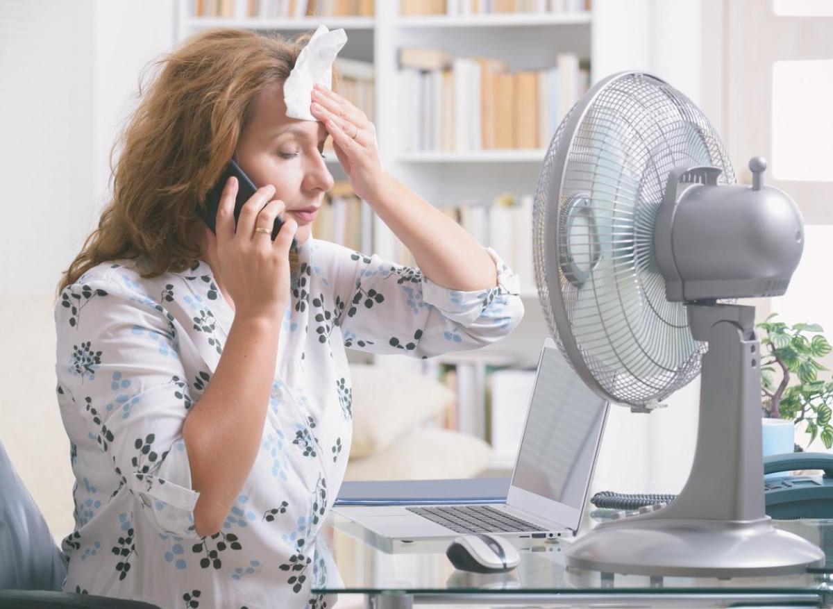 Bouffées de chaleur : un nouveau traitement non hormonal pour 2023 ?