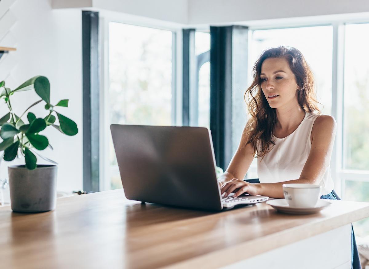 Travail de bureau : se lever toutes les 30 minutes réduirait le risque métabolique