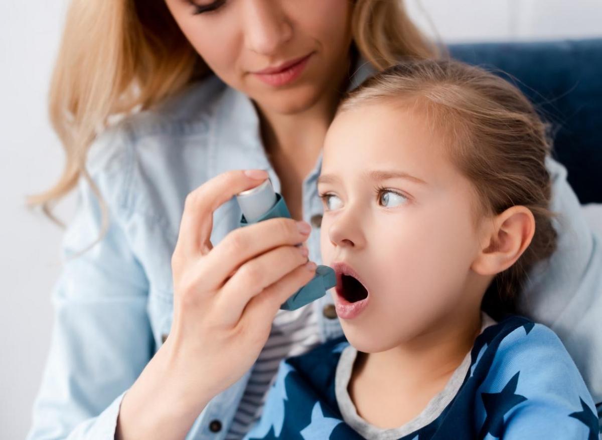 Asthme de l'enfant : risque plus élevée si la mère en souffre