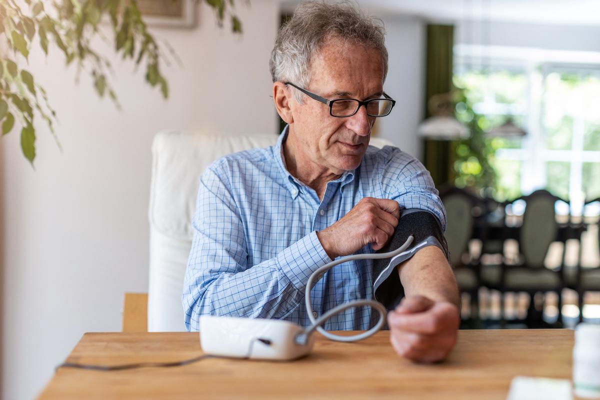 HTA : objectifs tensionnels plus ambitieux chez les seniors en bonne santé 