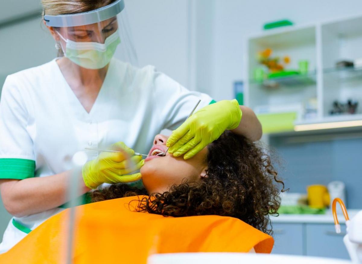 Covid-19 : les risques de l'attraper chez le dentiste sont faibles
