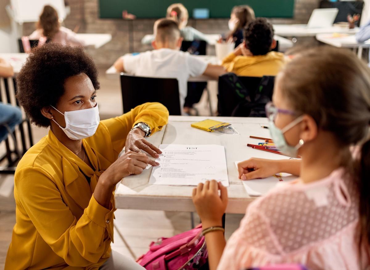 Masques anti-Covid : ils ne cachent rien des émotions pour les enfants