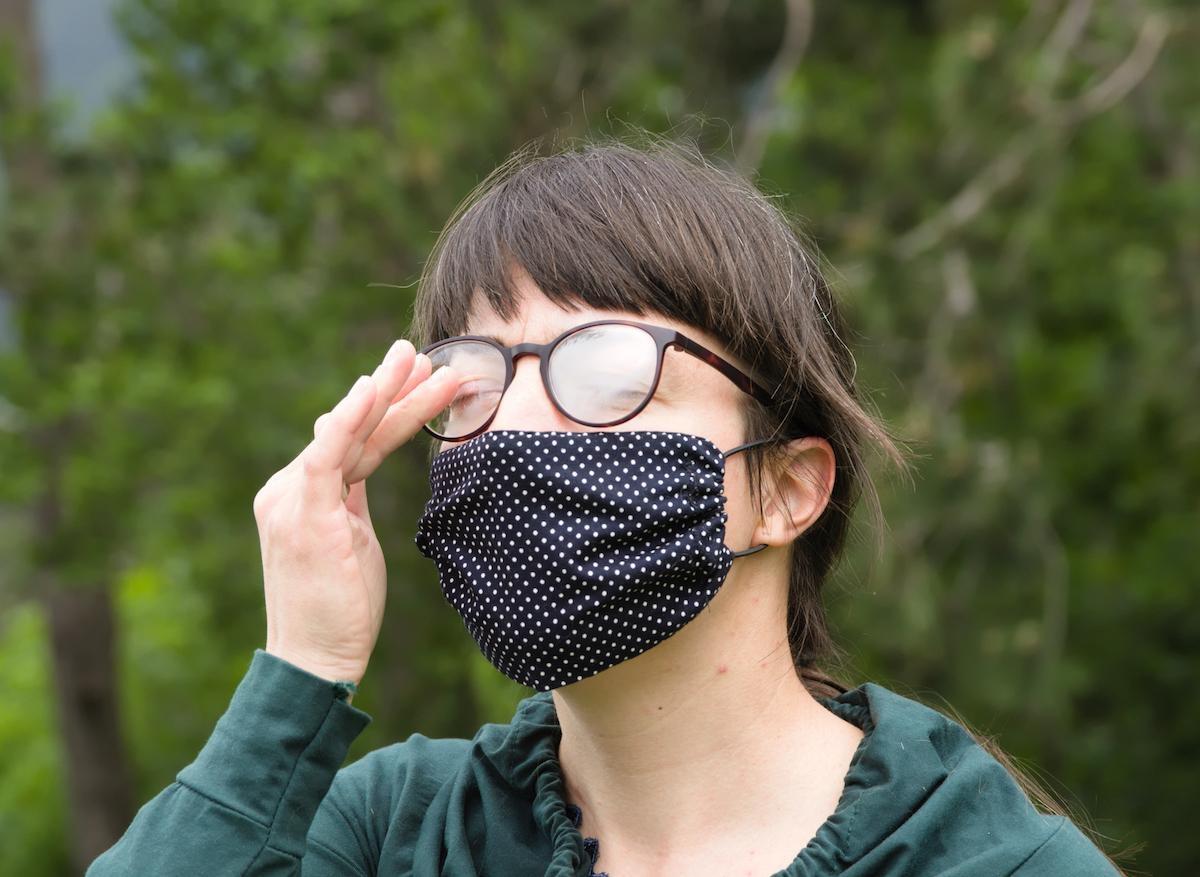 Port du masque : avec la buée sur les lunettes, ruée sur les lentilles et la chirurgie réfractive