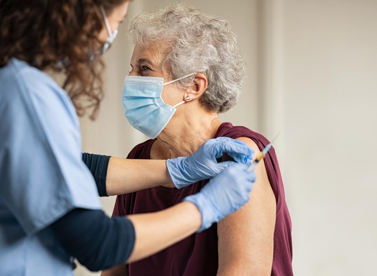 Vaccination Covid-19 : mode d’emploi pour les plus de 75 ans