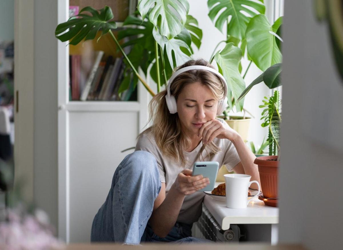 Santé mentale : des podcasts pour réduire le stress des jeunes