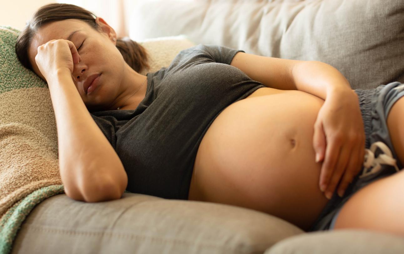 Grossesse : et si les nuits difficiles de la mère influençaient le poids du bébé ?