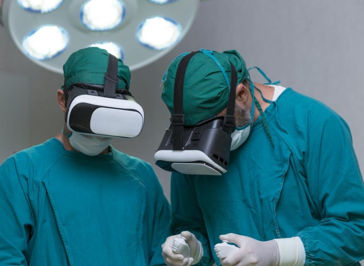 Formation : un 1er patient hologramme opéré en réalité virtuelle