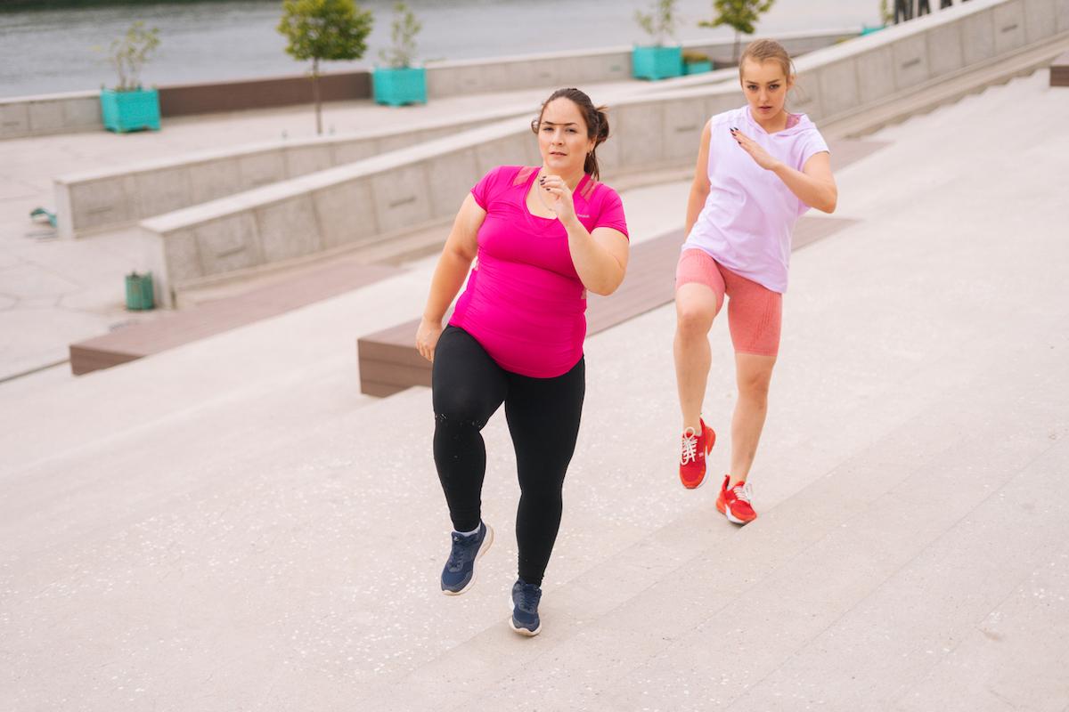 Arthrose du genou : perte de poids et exercice physique peuvent se faire en ville