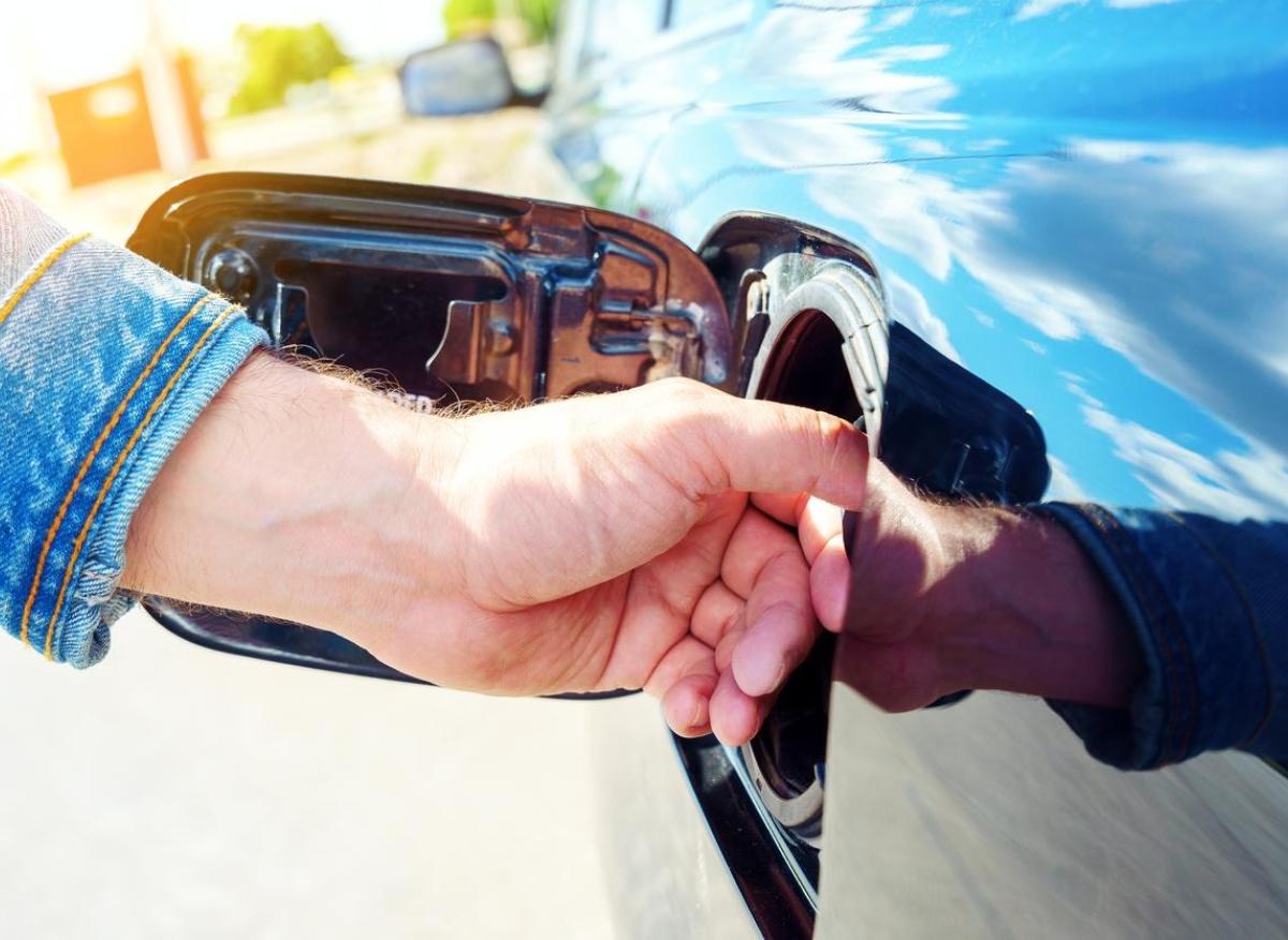 Pénuries de carburants : l’Anses alerte sur les risques liés au siphonnage