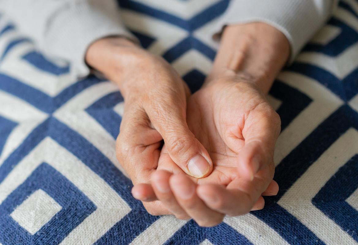 Parkinson : la lévodopa sous-cutanée à la pompe efficace dans les fluctuations