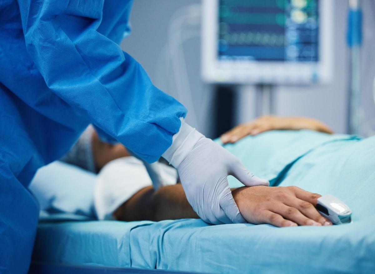 Hôpital : être traité par une femme médecin serait associé à un risque moindre de décès