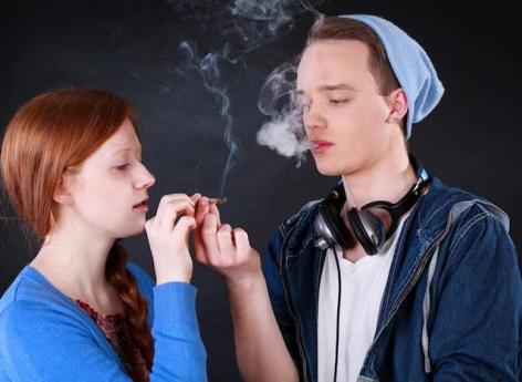Cannabis : les adolescents qui en consomment se suicident plus