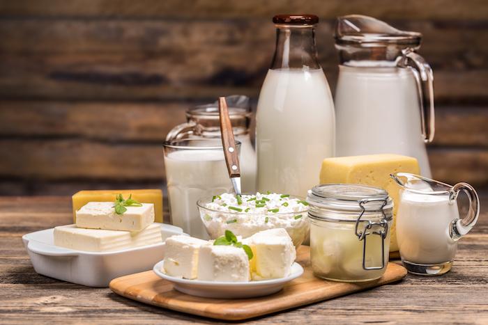 Maladies cardiovasculaires : consommer des produits laitiers entiers réduit le risque