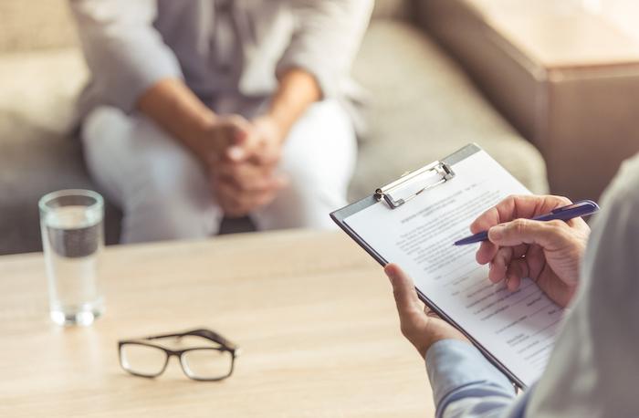 Dépression : l’électroencéphalogramme indique plus tôt les malades qui vont répondre à un antidépresseur 