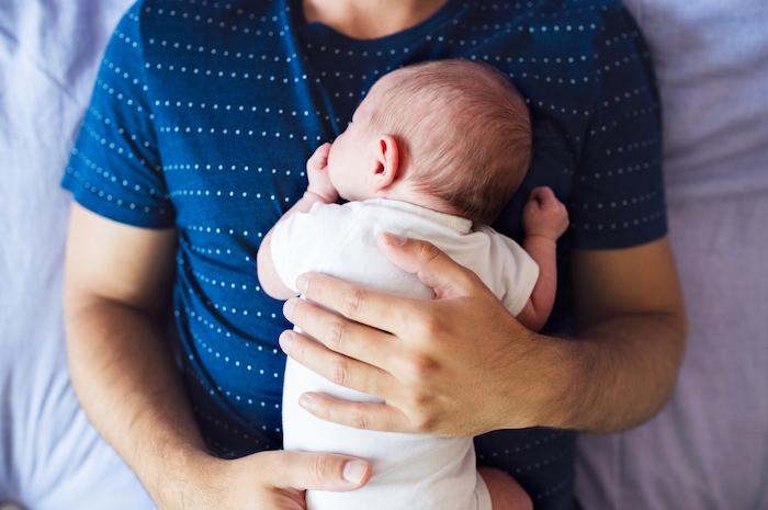 Baby blues : il toucherait 10% des jeunes pères