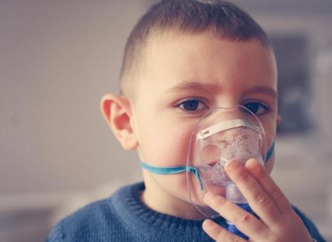 Asthme de l’enfant : les oméga-3 réduiraient les symptômes