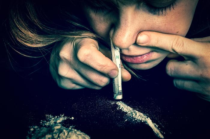 Les jeunes français consomment trop de drogues dures et de porno