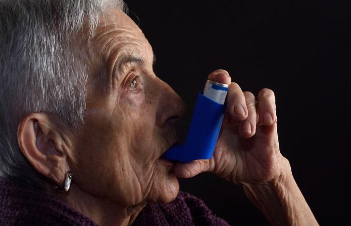 Asthme du sujet âgé : plus il est polymédiqué, moins son pronostic est bon
