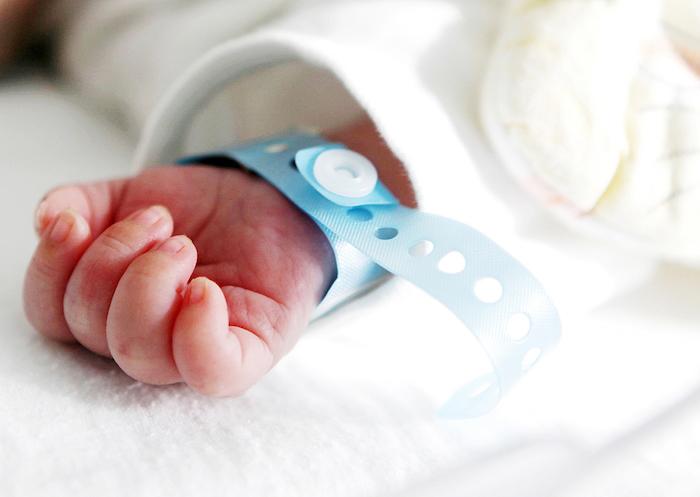 Première mondiale : un bébé est né à partir d’un utérus prélevé chez une femme décédée