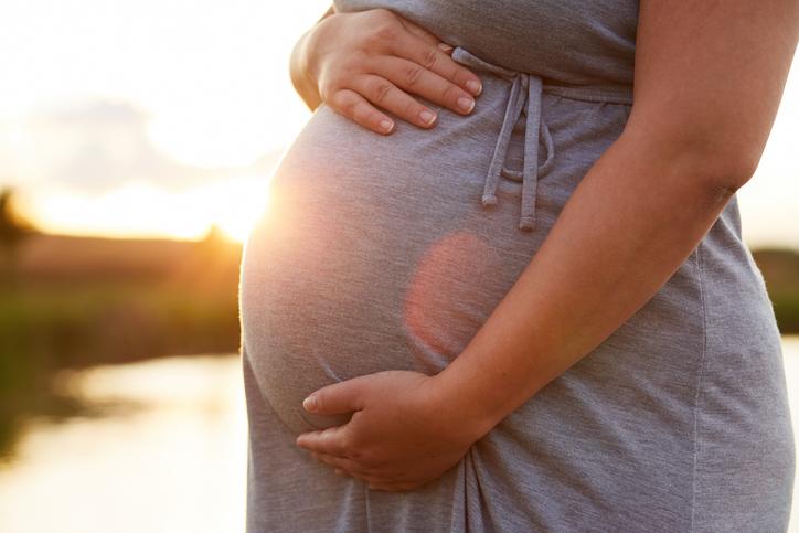 Octobre rose : une patiente enceinte après un cancer grâce à une autogreffe de tissu ovarien