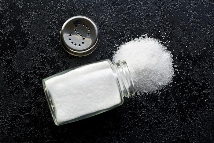 Pression artérielle : le magnésium et le calcium compenseraient les effets de l’excès de sel
