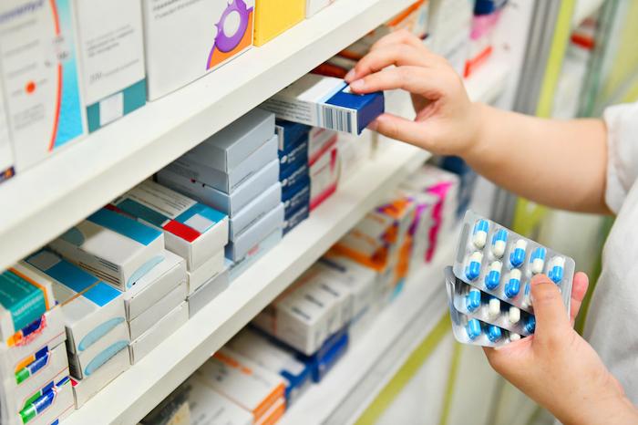 Médicaments : les médecins ne veulent pas que les pharmaciens en prescrivent