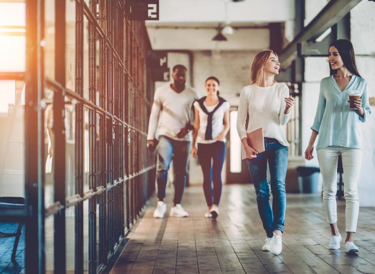 Sédentarité : marcher 5 minutes toutes les 30 minutes serait le bon ratio