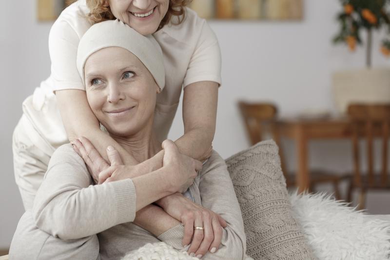 Insuffisance cardiaque chez la femme : le traitement des cancers HER2 double le risque