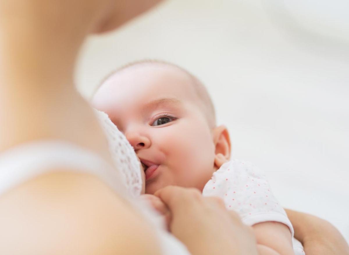 Covid-19 : des anticorps protecteurs dans le lait maternel des mères vaccinées