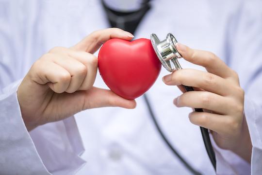 Risque cardiovasculaire : intérêt d’une réduction faible mais soutenue du cholestérol et de la TA