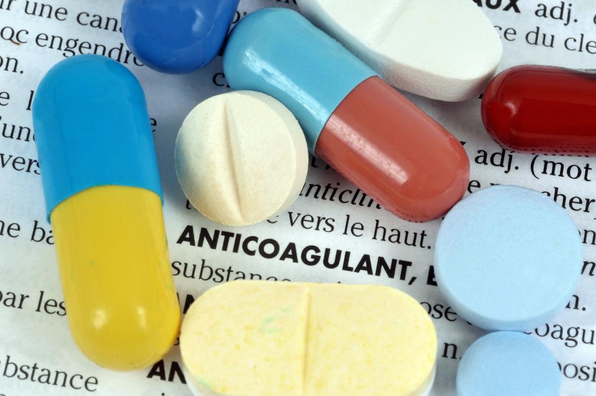 Anticoagulants AOD vs AVK : peut-on les intervertir chez les personnes âgées fragiles ?