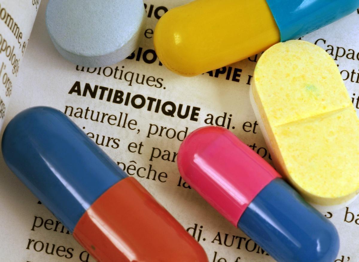 Antibiotiques avant 2 ans : un sur-risque d'asthme, eczéma, allergies, obésité