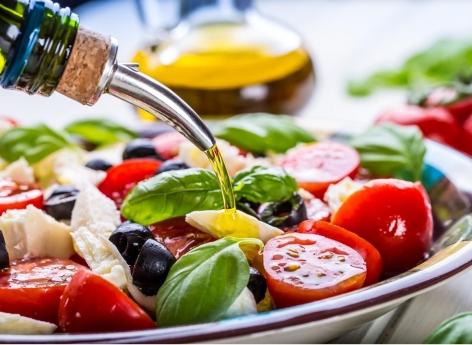 Apport calorique : le régime méditerranéen limite les portions alimentaires consommées